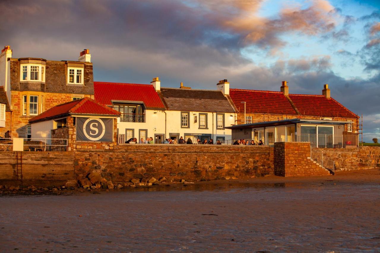 The Ship Inn Elie Luaran gambar